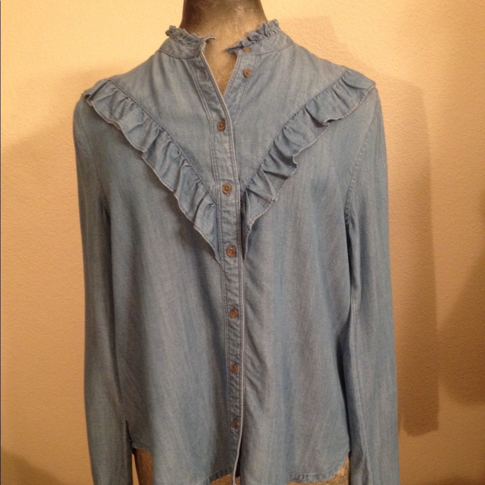 4ever 21 Chambray button up blouse